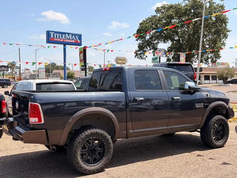 Used 2017 RAM 1500 Laramie w/ Convenience Group AWD/4WD image 5