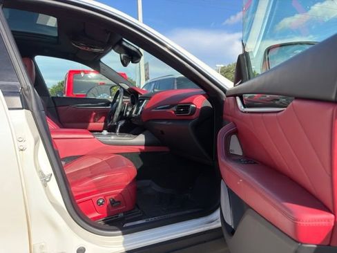 Used 2019 Maserati Levante GranSport AWD/4WD image 9