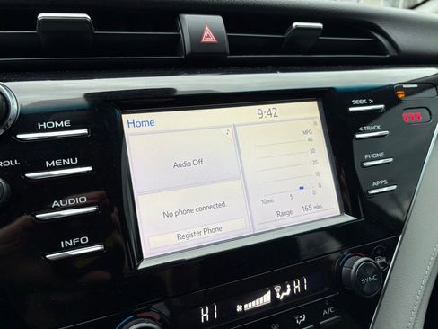 Used 2018 Toyota Camry L image 21