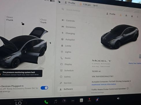 Used 2024 Tesla Model Y Long Range AWD/4WD image 3