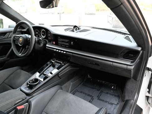 Used 2024 Porsche 911 Carrera GTS RWD image 37