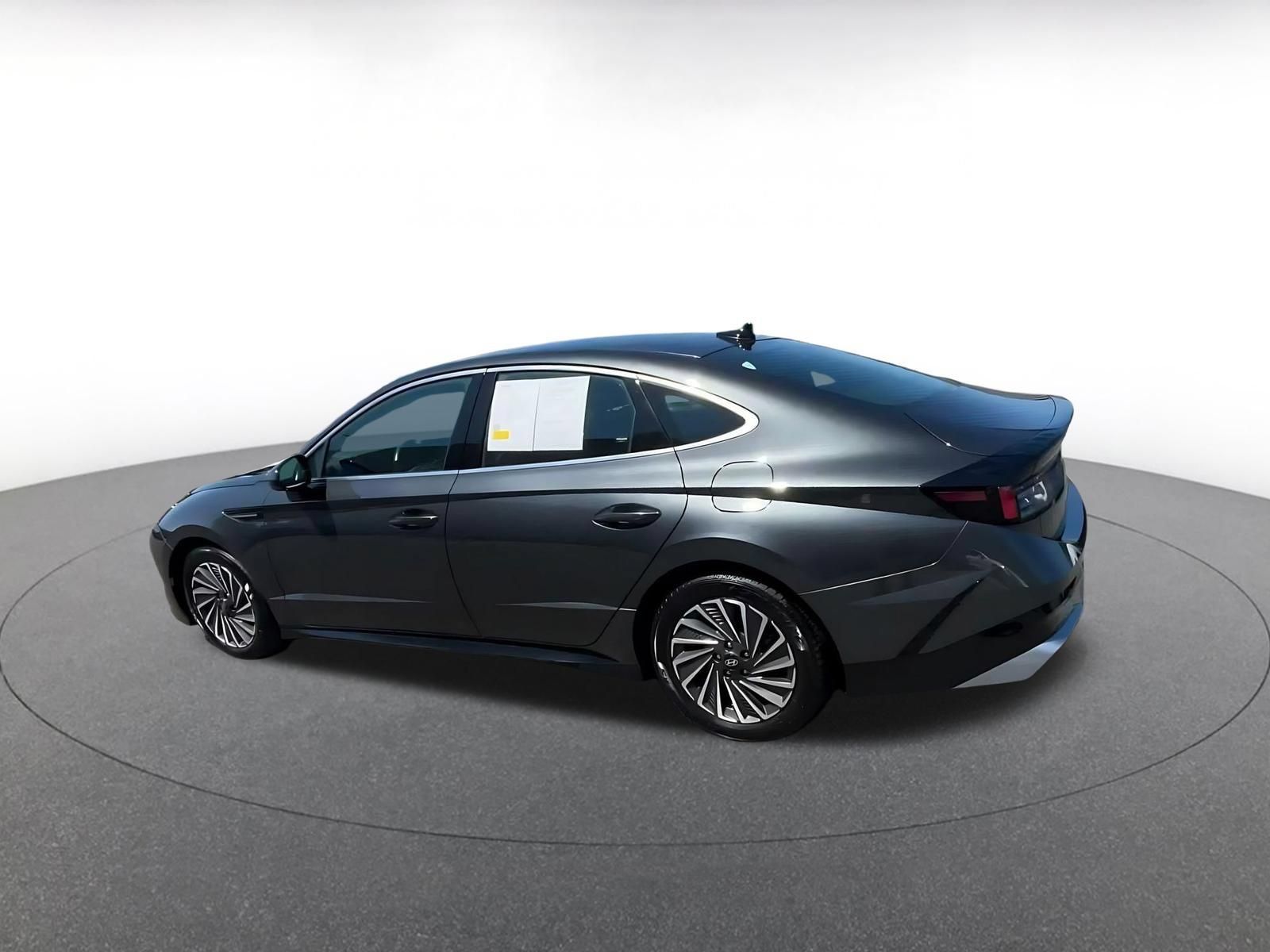 Used 2025 Hyundai Sonata SEL FWD image 10