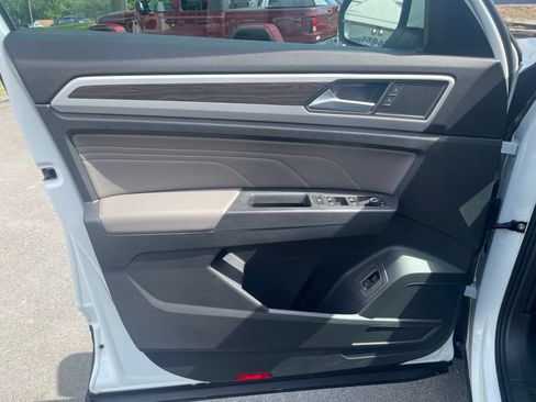 Used 2023 Volkswagen Atlas SE AWD/4WD image 15