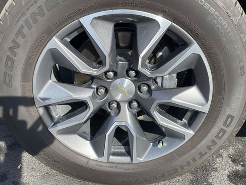 Used 2021 Chevrolet Tahoe LT w/ LT Signature Package image 9