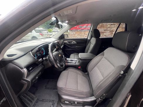 Used 2019 Chevrolet Traverse LT FWD image 17