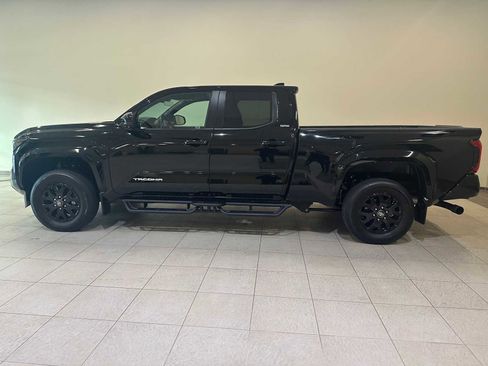 Used 2024 Toyota Tacoma SR5 image 3