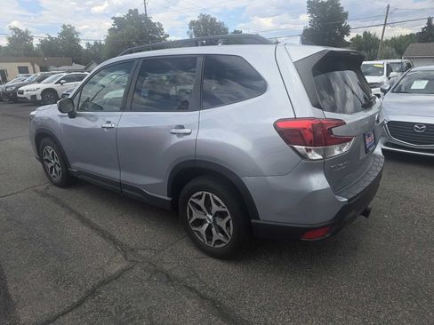 Used 2020 Subaru Forester Premium AWD/4WD image 14
