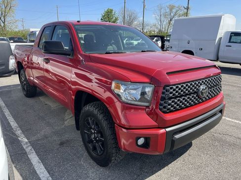 Used 2019 Toyota Tundra SR5 w/ SX Package AWD/4WD image 11