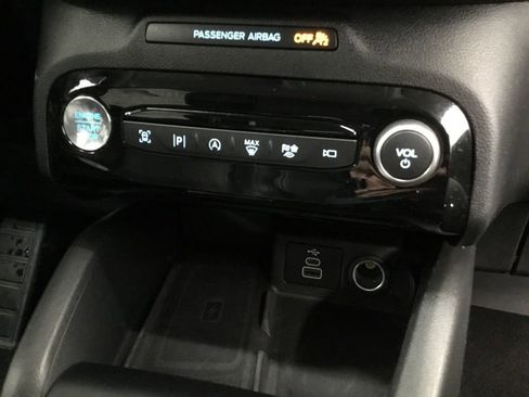 Used 2024 Ford Escape Platinum image 27