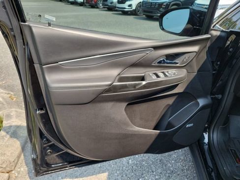 Used 2023 Chevrolet Bolt LT w/ Infotainment Package FWD image 26