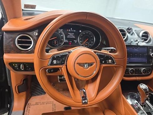 Used 2019 Bentley Bentayga AWD/4WD image 3