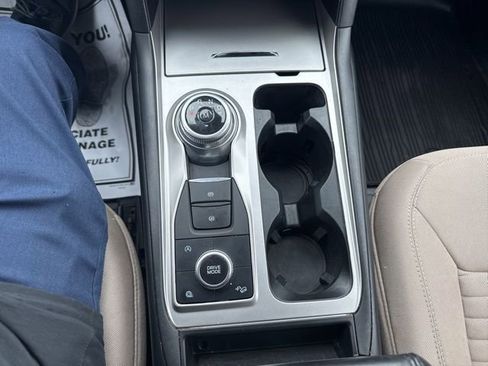 Used 2020 Ford Explorer XLT w/ Comfort Package image 11