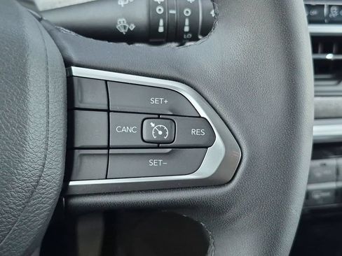 Used 2025 Jeep Compass Latitude AWD/4WD image 21