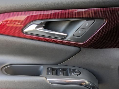 Used 2025 Chevrolet Traverse Z71 w/ Driver Confidence Package image 15