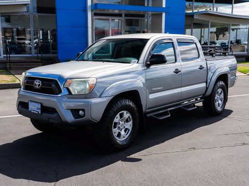 Used 2015 Toyota Tacoma PreRunner w/ TRD Off-Road Package RWD image 2