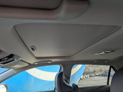 Used 2023 Kia Niro SX Touring image 28