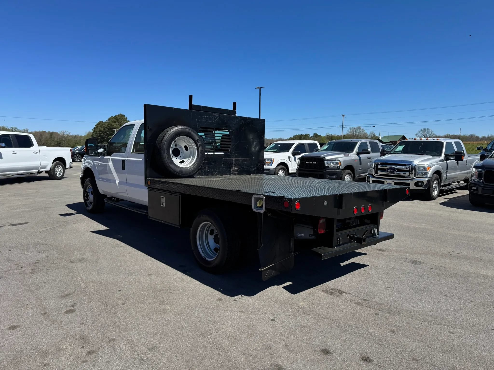 Used 2015 Ford F350 XL w/ Power Equipment Group AWD/4WD image 3
