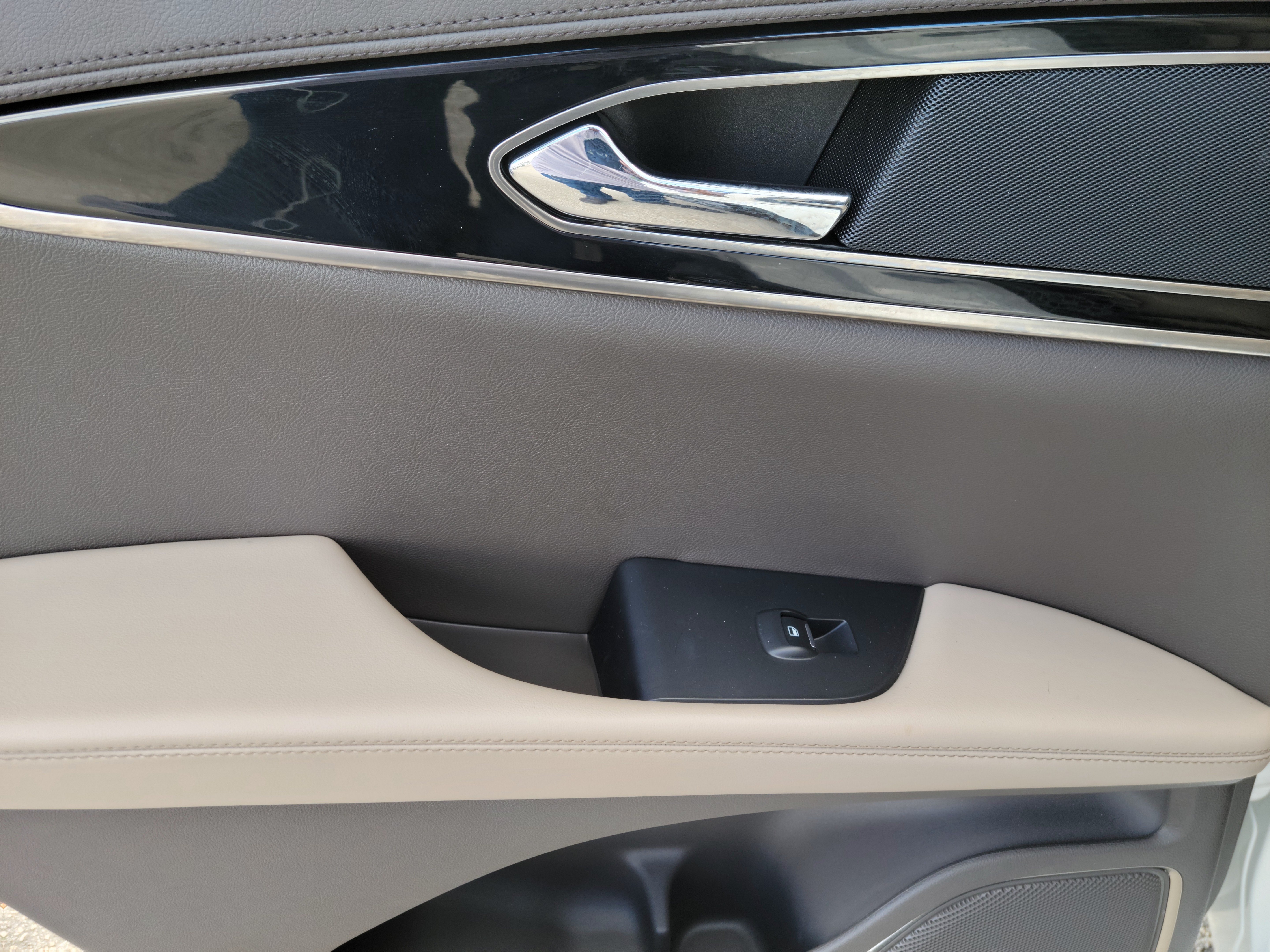 Certified 2022 Lincoln Nautilus Reserve FWD image 9