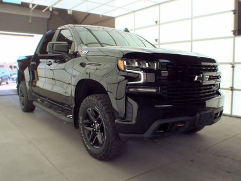 Used 2020 Chevrolet Silverado 1500 LT Trail Boss AWD/4WD image 3