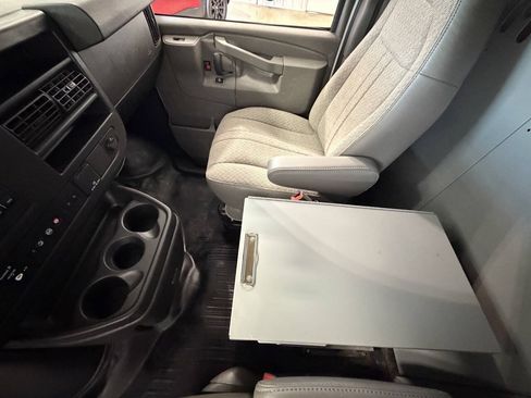 Used 2021 Chevrolet Express 2500 w/ Driver Convenience Package RWD image 10