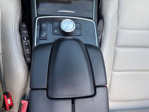 Used 2014 Mercedes-Benz E 350 Cabriolet image 34
