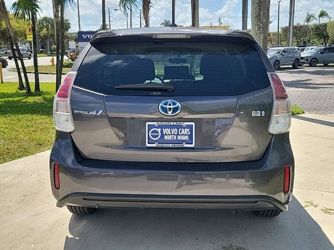 Used 2016 Toyota Prius V Three image 5