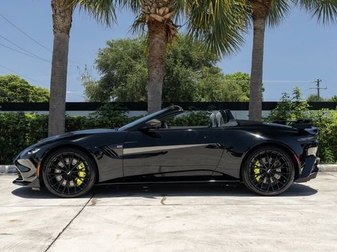 Used 2022 Aston Martin V8 Vantage Roadster RWD image 4