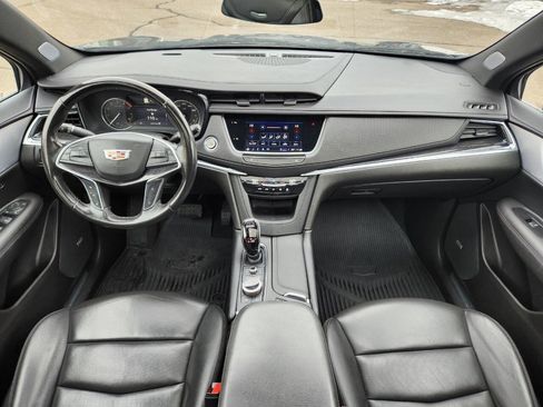 Used 2023 Cadillac XT5 Premium Luxury image 3