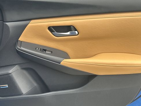 Used 2024 Nissan Sentra SV w/ SV Premium Package image 14