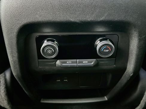 Used 2025 Buick Enclave Preferred FWD image 27