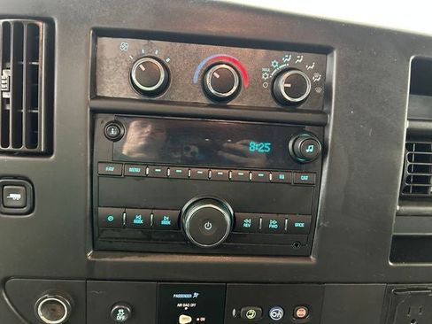 Used 2017 Chevrolet Express 2500 RWD image 22
