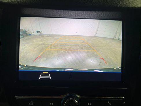 Certified 2022 Chevrolet Trax LT w/ Midnight Edition AWD/4WD image 24