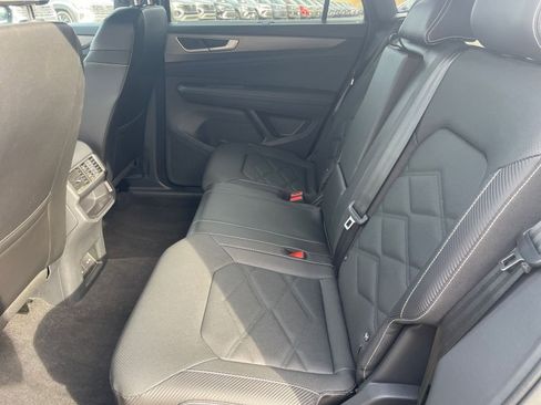 Used 2025 Volkswagen Atlas Cross Sport SE image 22