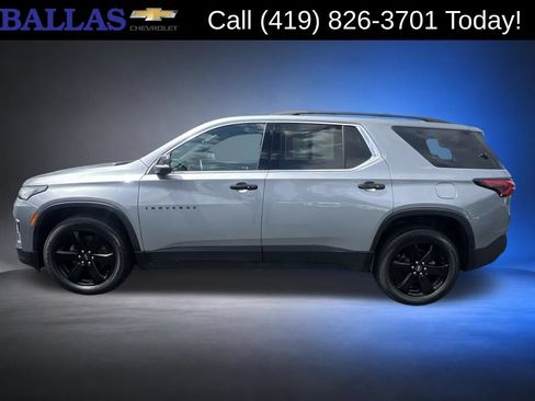 Certified 2023 Chevrolet Traverse LT w/ LT Premium Package AWD/4WD image 2