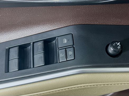 Used 2020 Toyota Highlander XLE image 15