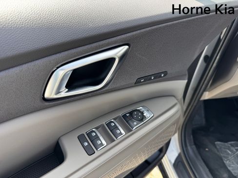 New 2026 Kia Carnival EX FWD image 10
