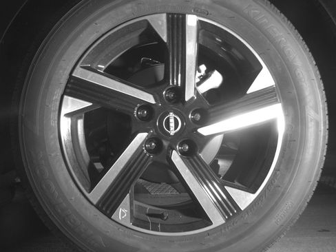 Used 2025 Nissan Sentra SV FWD image 14