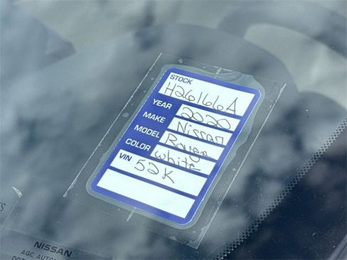 Used 2020 Nissan Rogue SV w/ Premium Package image 10