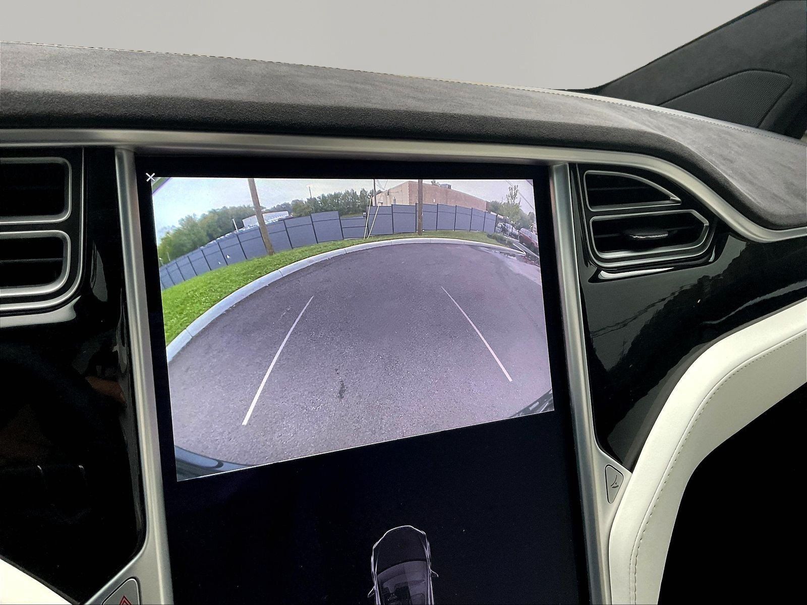 Used 2017 Tesla Model X 90D AWD/4WD image 14