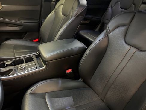 Certified 2023 Kia Sorento S w/ Panoramic Sunroof Package image 9