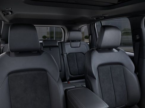 New 2025 Jeep Grand Cherokee Laredo image 26