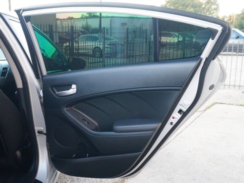 Used 2018 Kia Forte LX image 15