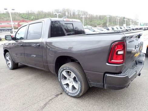 New 2026 RAM 1500 Express AWD/4WD image 3
