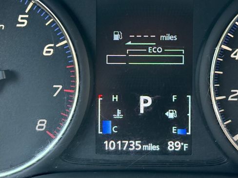 Used 2020 Mitsubishi Outlander ES image 26