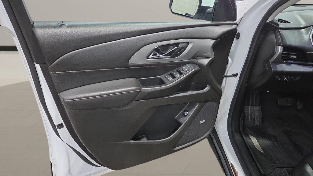 Used 2021 Chevrolet Traverse RS w/ LPO, Floor Liner Package AWD/4WD image 7