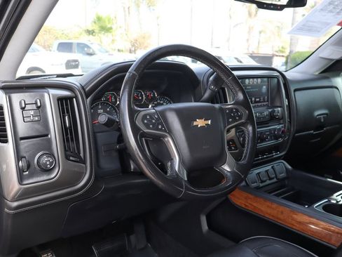 Used 2018 Chevrolet Silverado 1500 High Country RWD image 22