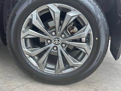 Used 2022 Toyota RAV4 Limited AWD/4WD image 24