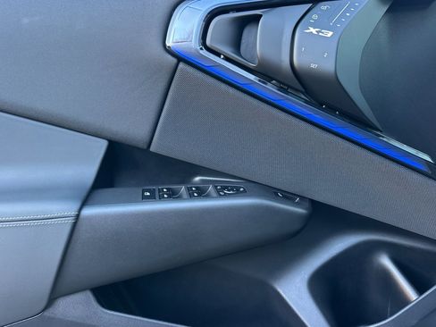 Used 2025 BMW X3 xDrive30i w/ Premium Package image 12