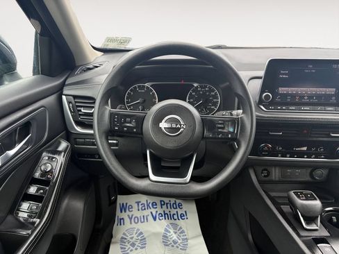 Used 2024 Nissan Rogue SV AWD/4WD image 12
