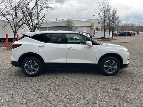 Used 2023 Chevrolet Blazer LT w/ Driver Confidence Package FWD image 6